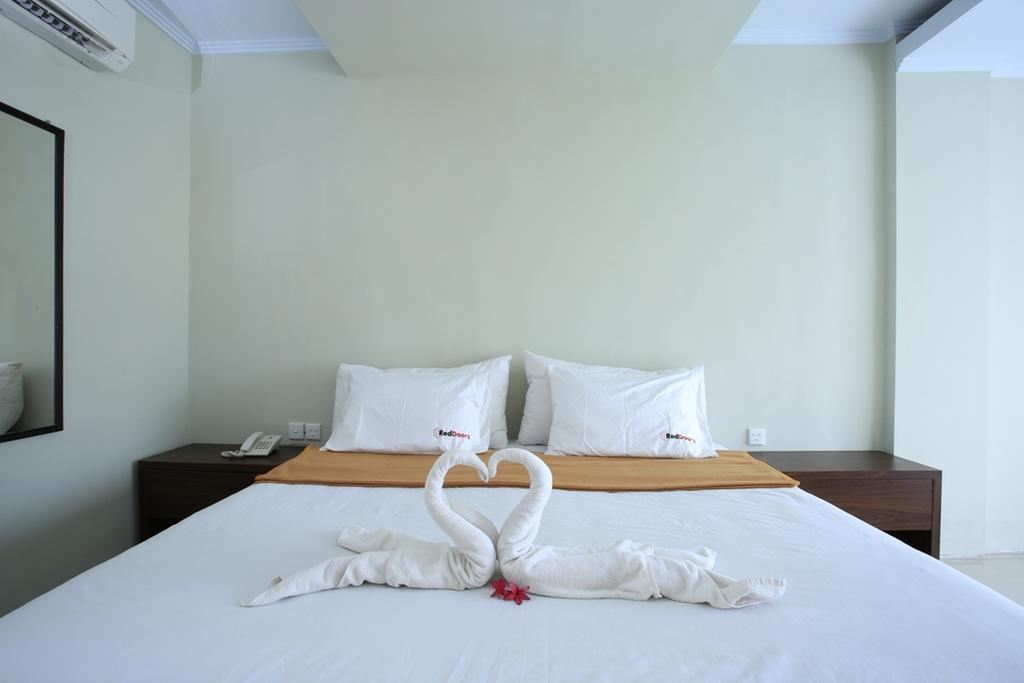 Reddoorz @ Padma Utara Otel Legian Dış mekan fotoğraf